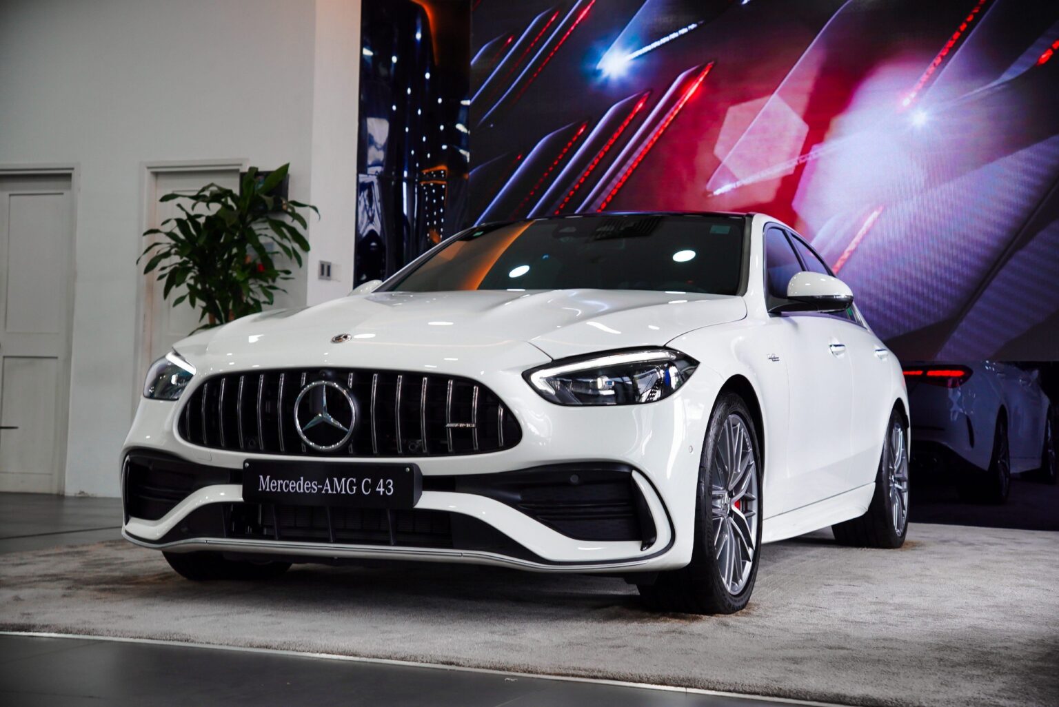 Mercedes-Benz Láng Hạ