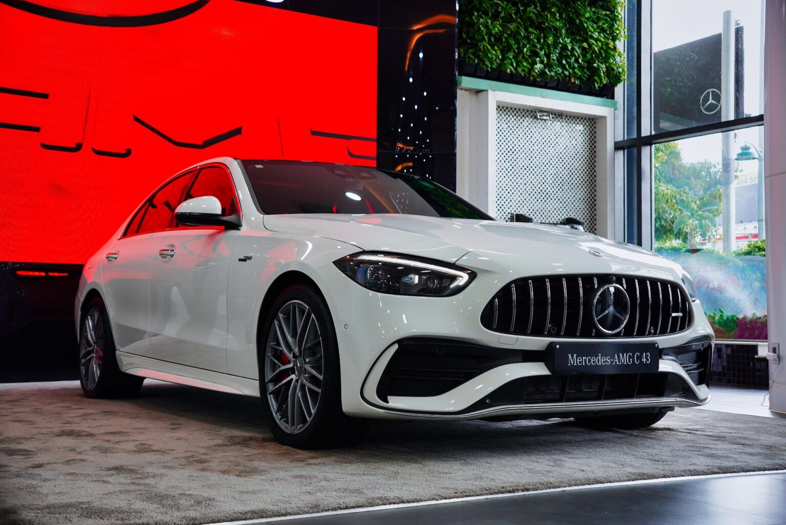 Mercedes-Benz Láng Hạ